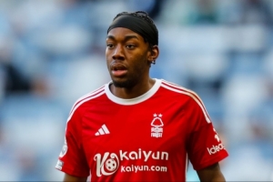 开云体育移动版-伊兰加跑百米？短跑名将：不好说，球员的跑法和加速与短跑不一样