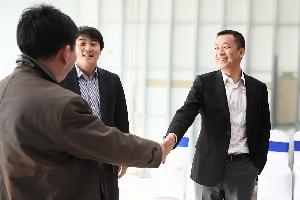 开云体育APP-足球报：京鲁大战前周金辉批评球队表现，塞蒂恩揽下全部责任