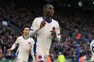 开云体育移动版-记者：拜仁将杰克逊视为锋线上的多面手，而不仅仅是凯恩的替补