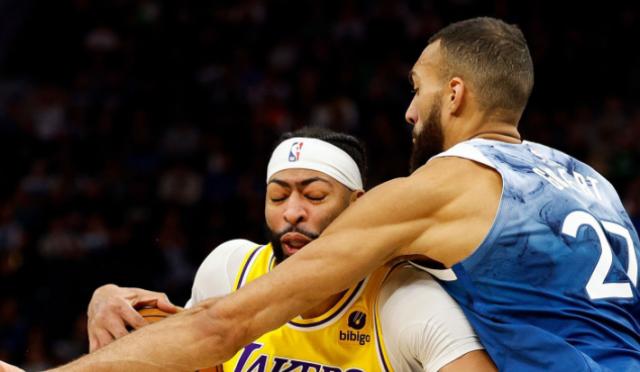 夺冠后遗症？湖人1胜5负跌至西部第十 攻防全下滑